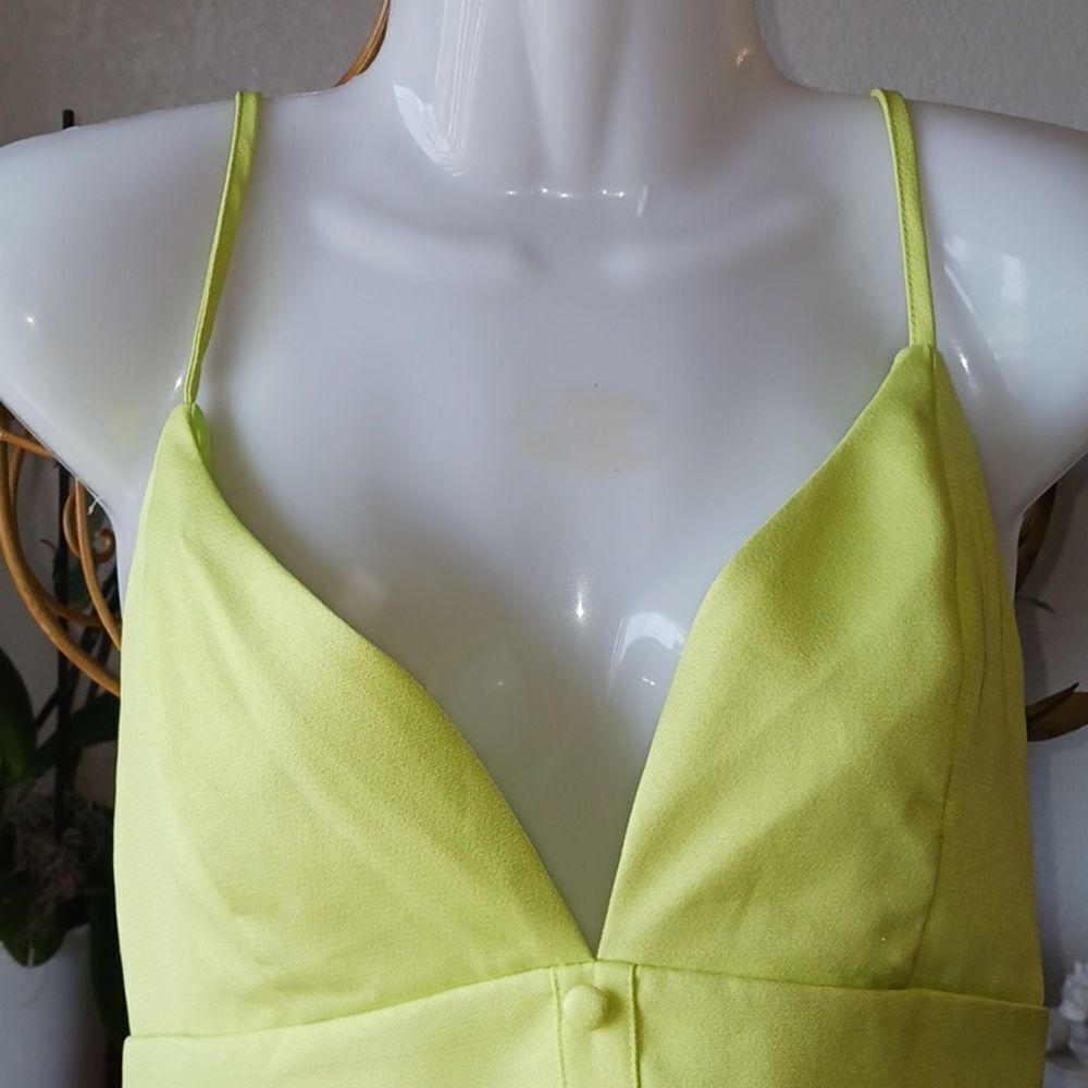Fashion Nova top crop spaghettis straps size L green color - Picture 3 of 6